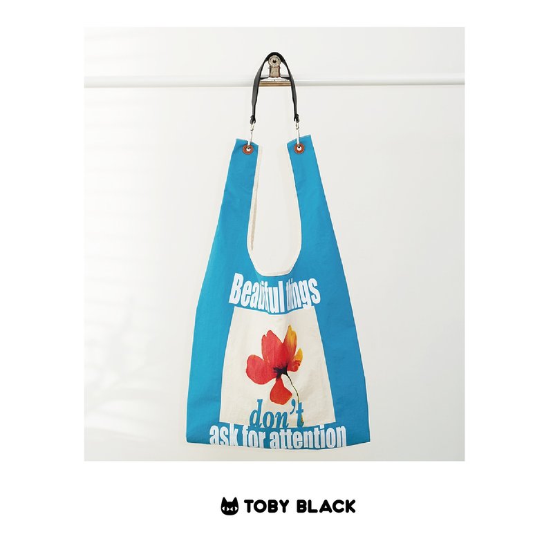 Toby Black Flower Story Bag - กระเป๋าแมสเซนเจอร์ - ไนลอน สีน้ำเงิน