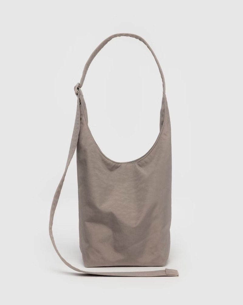 New bag type - BAGGU - recycled thick nylon bag with long strap - small size - beige - กระเป๋าแมสเซนเจอร์ - วัสดุกันนำ้ สีกากี