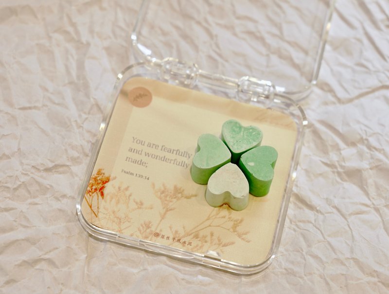 Original feeling Cement lucky four-leaf clover English scripture-diffusing Stone - น้ำหอม - ปูน หลากหลายสี