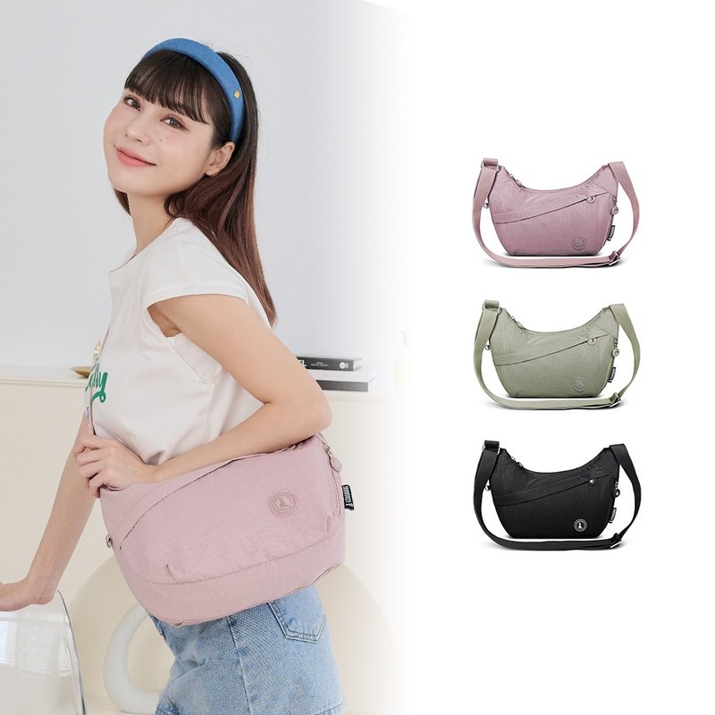 [Simple and light] Honey Diary - Light Travel Arc Shape Crossbody Bag - Three colors in total - กระเป๋าแมสเซนเจอร์ - ไนลอน หลากหลายสี