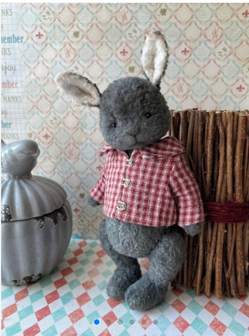 イースターのウサギ、ウサギのおもちゃ、かわいいウサギ、OOAK、コレクションのおもちゃ - 人形・フィギュア - その他の素材 ブラック