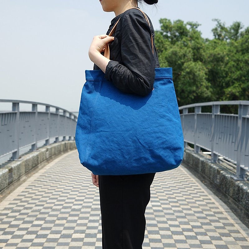 MOGU/帆布肩背包/鈷藍/Whale - 側背包/斜孭袋 - 棉．麻 藍色