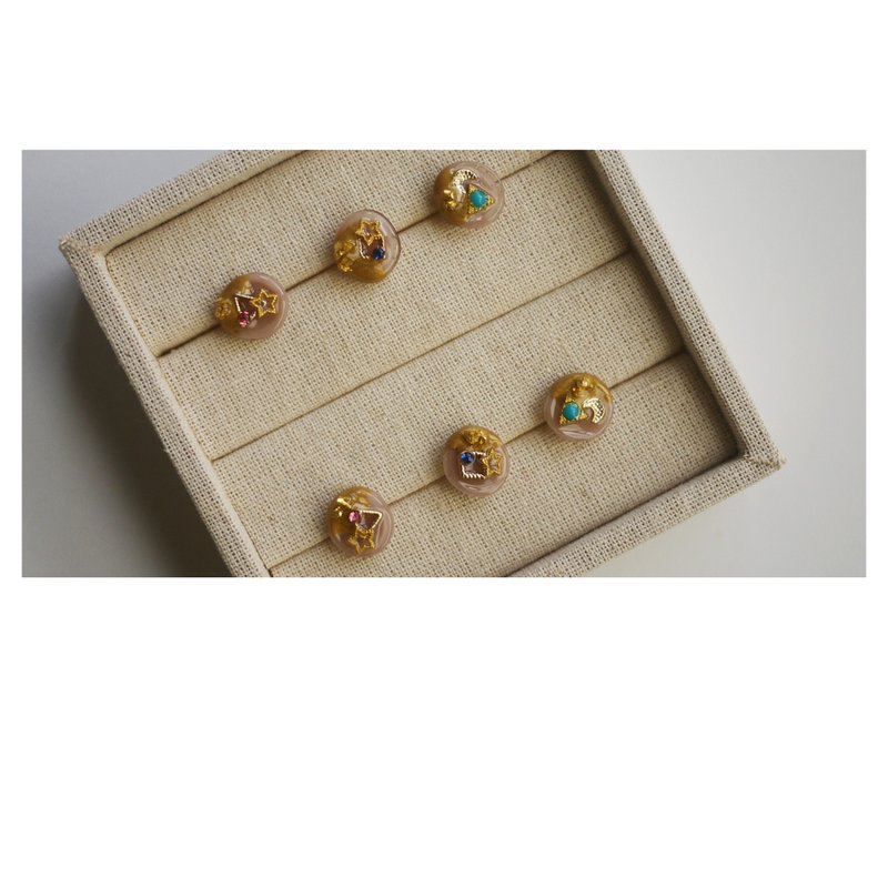 魔法封印 | 小巧感樹脂耳飾 | 穿式 | pierced | 一組三入 - 耳環/耳夾/耳骨夾 - 其他材質 多色