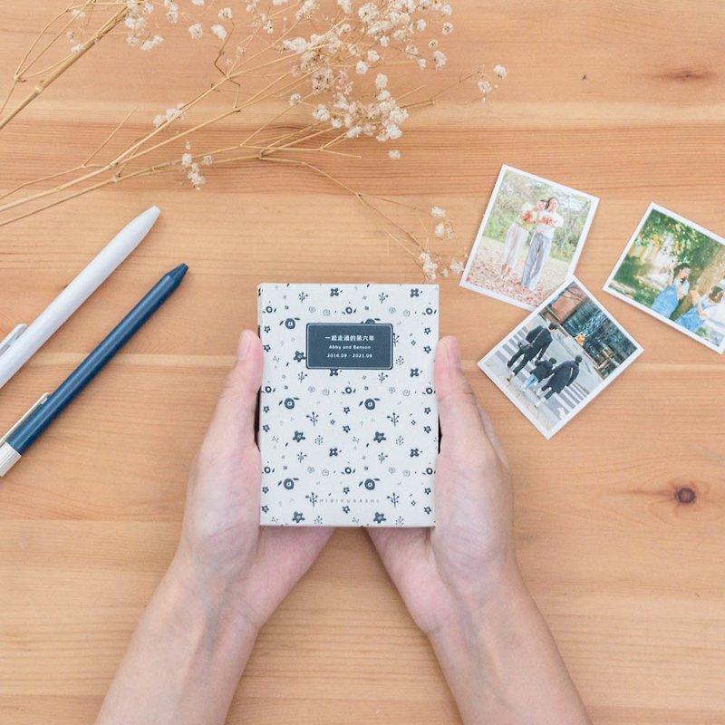 Customized hardcover handmade photo album mini [green and white falling flowers] mini photo book/anniversary/anniversary/gift - อัลบั้มรูป - กระดาษ 