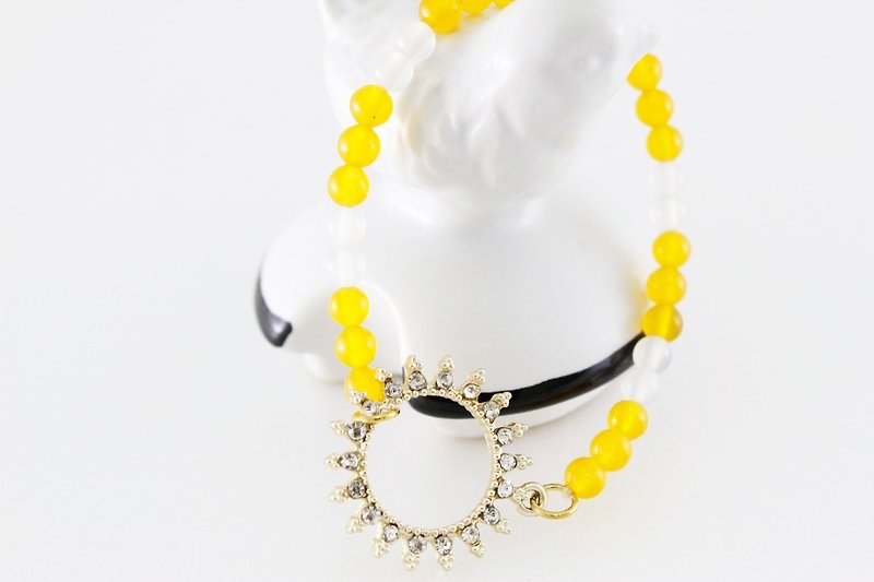 Forward light yellow chalcedony bracelet - สร้อยข้อมือ - เครื่องเพชรพลอย สีเหลือง