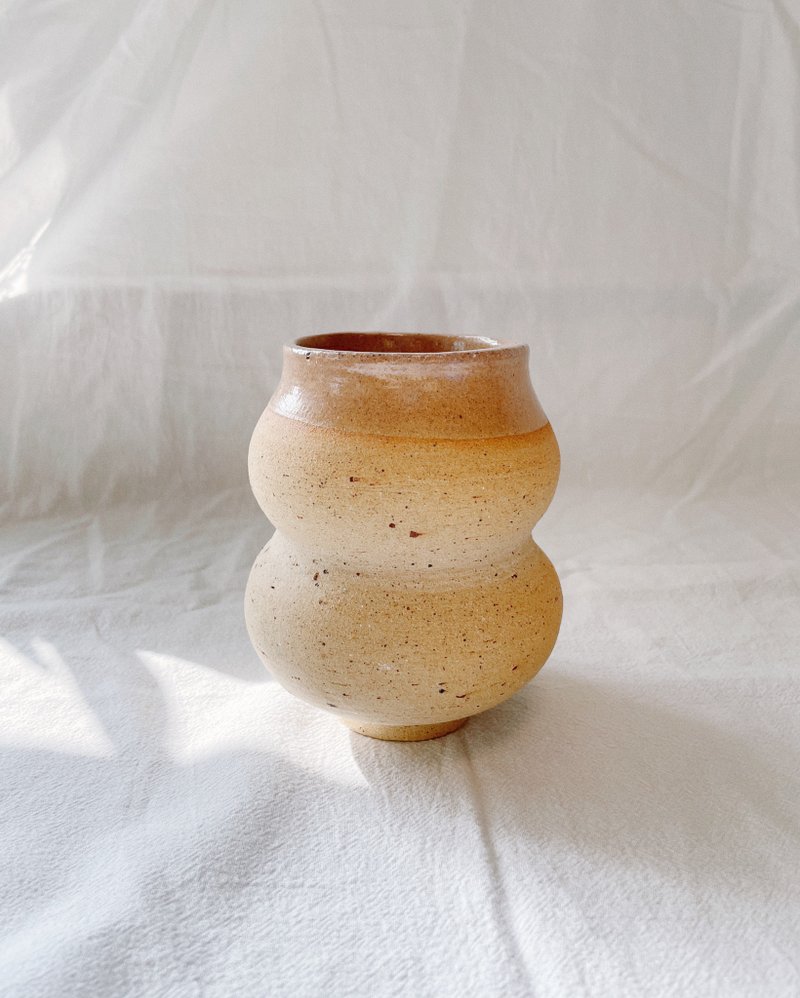 Ceramic handmade | Ball-shaped vase (raw color) - Pottery & Ceramics - Pottery Khaki