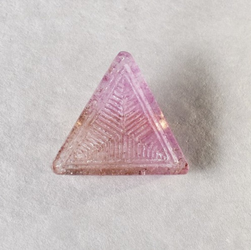 แก้ว เข็มกลัด - Triangular glass brooch (purple)