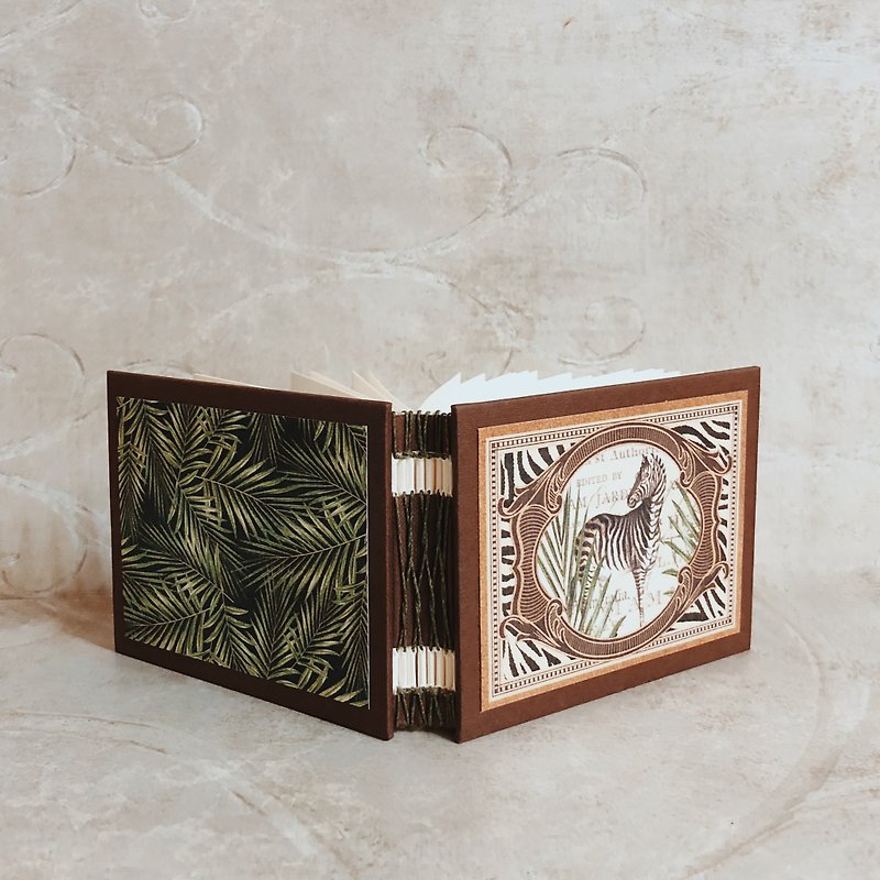 Zebra French handmade book - สมุดบันทึก/สมุดปฏิทิน - กระดาษ 