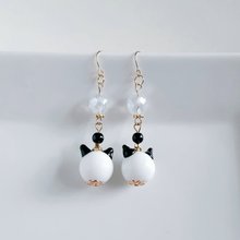 すずらんビーズとルナフラッシュとチェコビーズの可愛いピアス