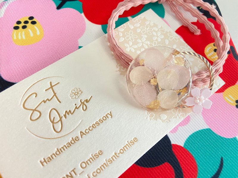 【Pieces of Petals・Diffuser Hair Rings】Hong Kong Stone Stone /Petals/Hair Bands/Elastic Bands - Hair Accessories - Other Materials Pink