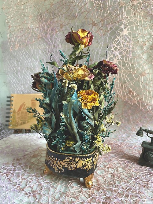 九日(珍玫瑰） 古典黑心亮金瓶 九日珍玫瑰 低溫真空烘乾乾燥花 花藝設計