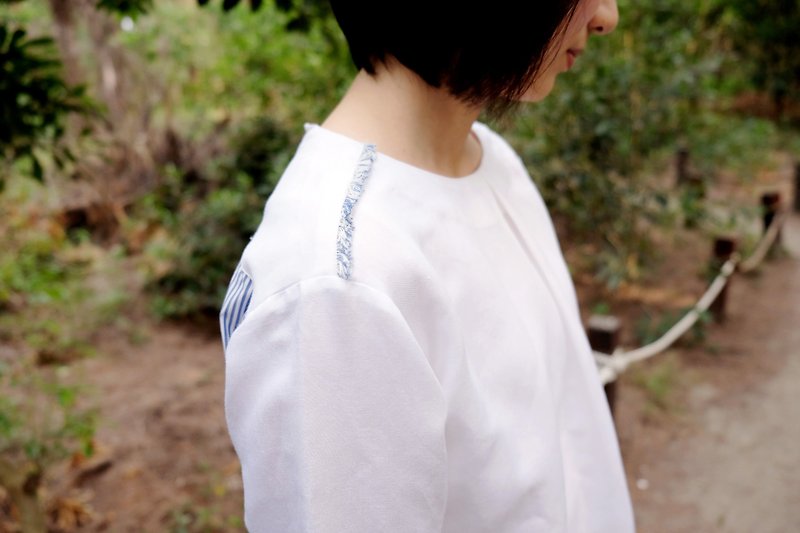 Fringed shoulder long-sleeved round neck T-shirt - Women's Tops - Cotton & Hemp Multicolor