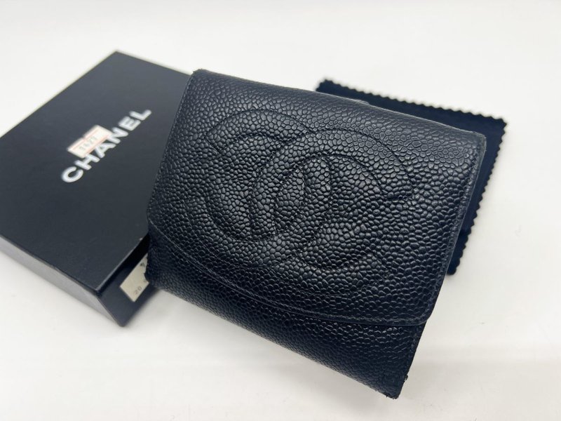 【LA LUNE】中古二手Chanel魚子醬黑色皮革短夾零錢包小手拿袋 - 皮夾/長短夾/錢包 - 真皮 黑色