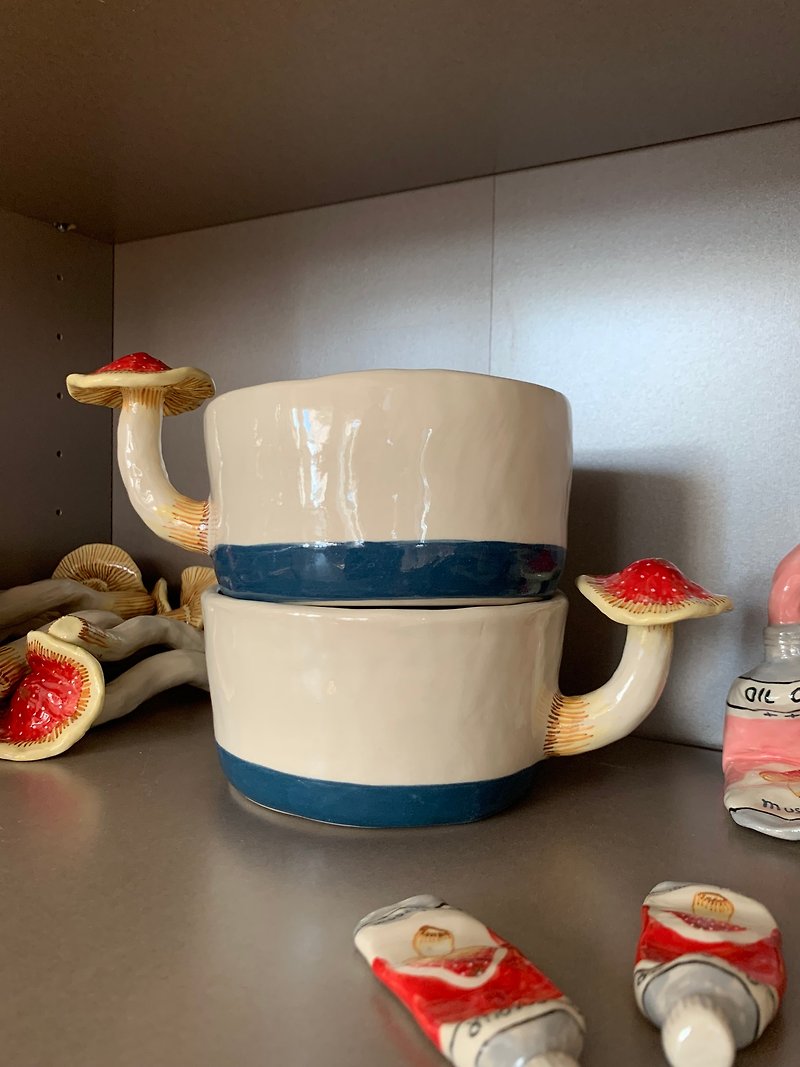 Mushroom Cup - 花瓶/陶器 - 陶 紅色