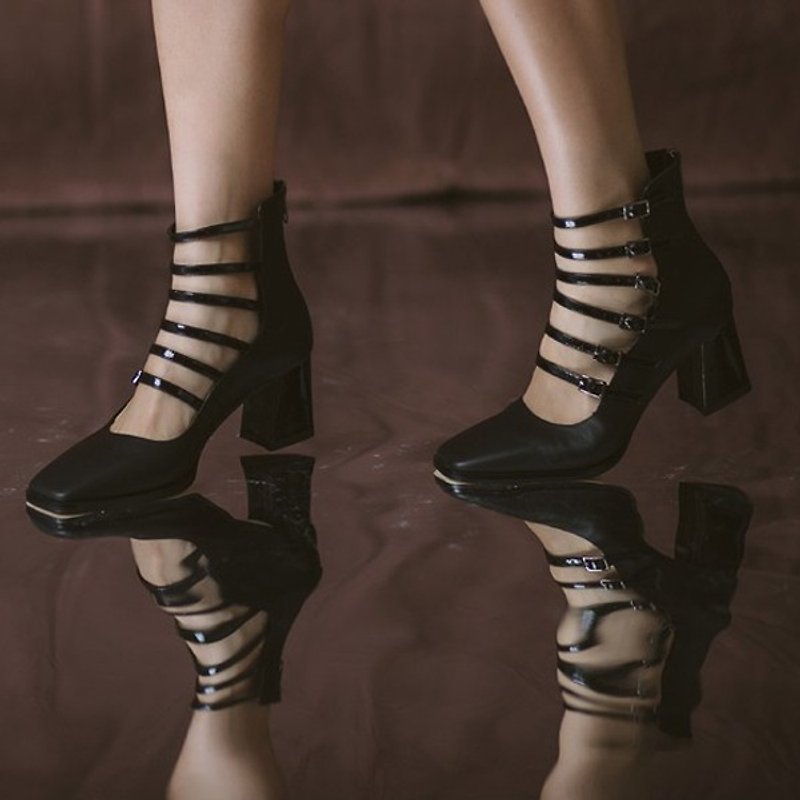 Fine line buckle square head retro leather thick heel shoes black - รองเท้ารัดส้น - หนังแท้ สีดำ