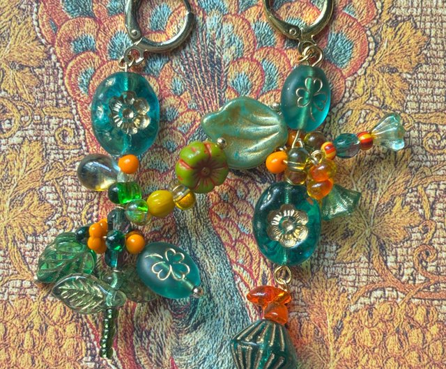 No.2  ハンドメイド　イヤリング　ドライフラワー　チェコビーズ No.2 ハンドメイド イヤリング ドライフラワー チェコビーズ