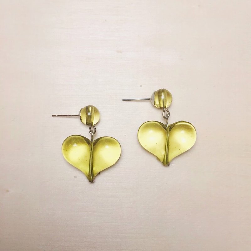 Waterproof Acrylic transparent grass green small peach heart earrings - ต่างหู - อะคริลิค สีเขียว