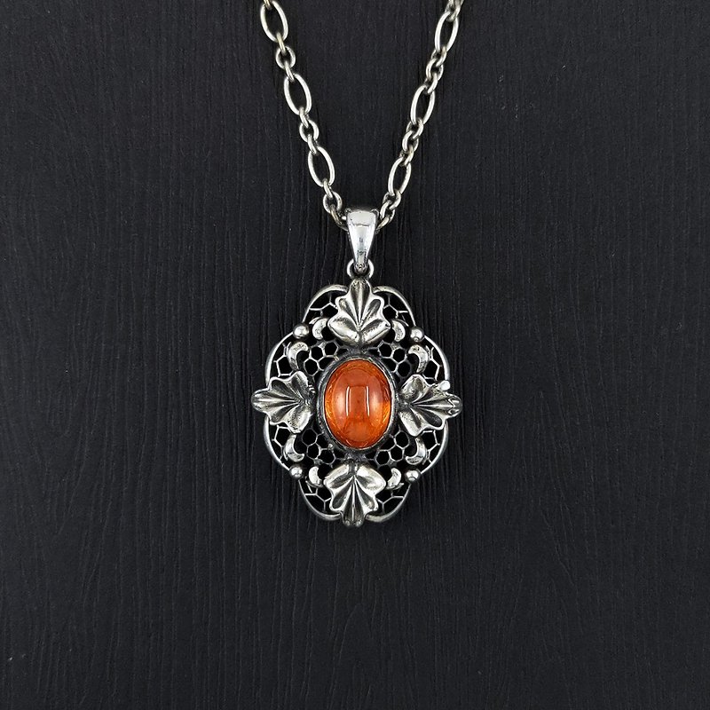 Spessartite Classic Oak Leaf Reliefs Tulle Lace Openwork 925 Silver Pendant - Necklaces - Gemstone Orange