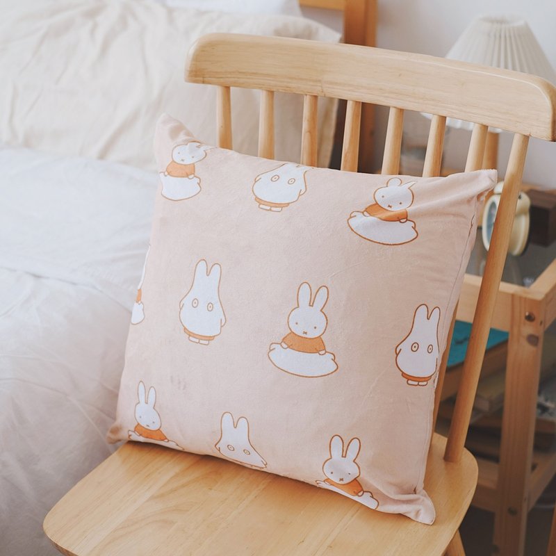 【Pinkoi x miffy】Ghost and Miffy - Pillow/Pillowcase/ 815a.m - หมอน - ขนของสัตว์ปีก 