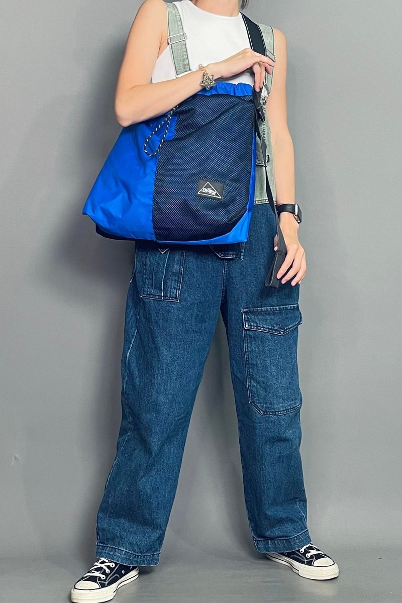 Dominic Shoulder Bag - กระเป๋าเป้สะพายหลัง - วัสดุอีโค สีน้ำเงิน