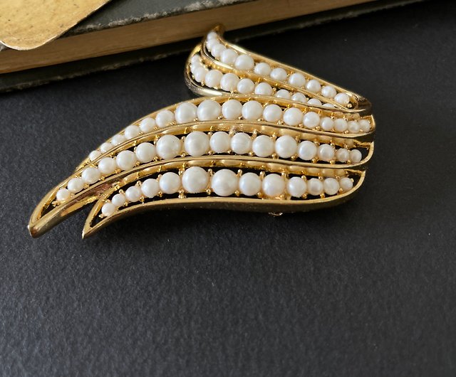 Vintage Trifari Gold Pearl Brooch Gift for Women 