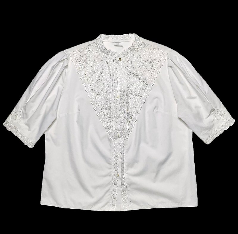 European Vintage Open Lace Embroidered Short Sleeve Shirt - เสื้อเชิ้ตผู้หญิง - ผ้าฝ้าย/ผ้าลินิน ขาว