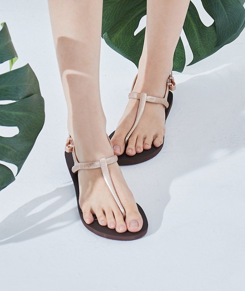 Zero code-[Alice's shoes] lightweight T-shaped flat sandals _ chocolate lovers (M) - Sandals - Rubber Brown