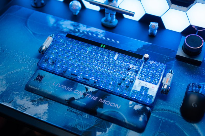 Lunar01 Blue Crystal Wireless Mechanical Keyboard Windows | Android | Mac | Linux - อุปกรณ์เสริมคอมพิวเตอร์ - วัสดุอื่นๆ สีน้ำเงิน