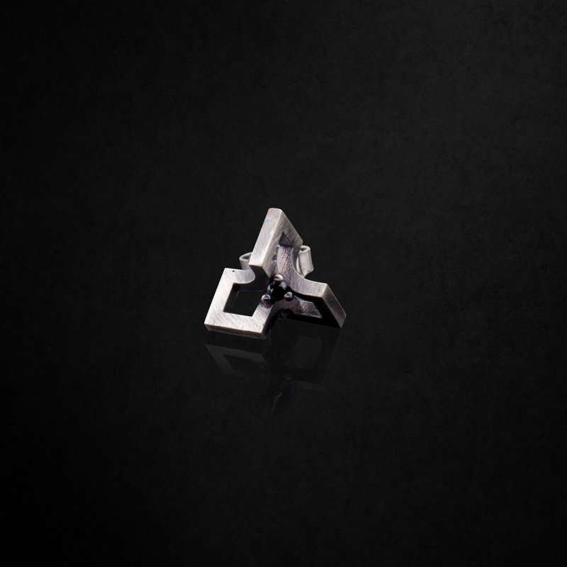 Barcelona - Black Diamond and 925k Oxidized Sterling Silver Stud Earring - 耳環/耳夾/耳骨夾 - 半寶石 