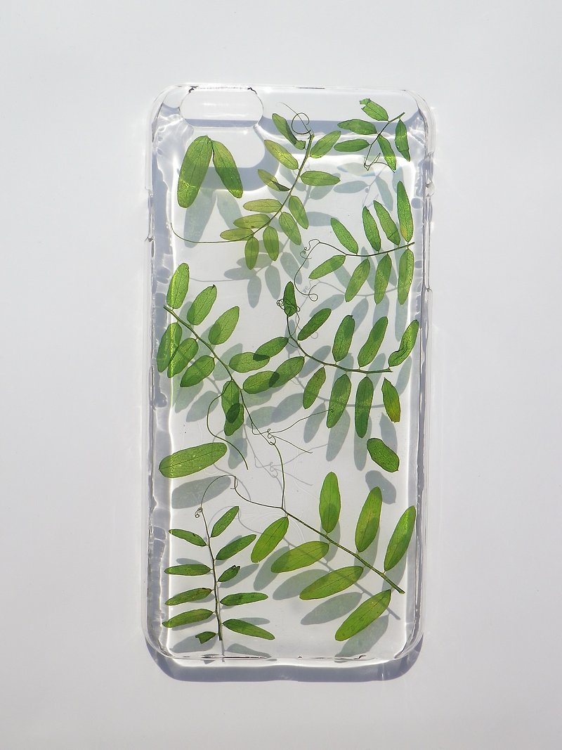 Handmade phone case, Pressed flowers phone case, iphone 6 plus phone case, vine - เคส/ซองมือถือ - พลาสติก สีเขียว