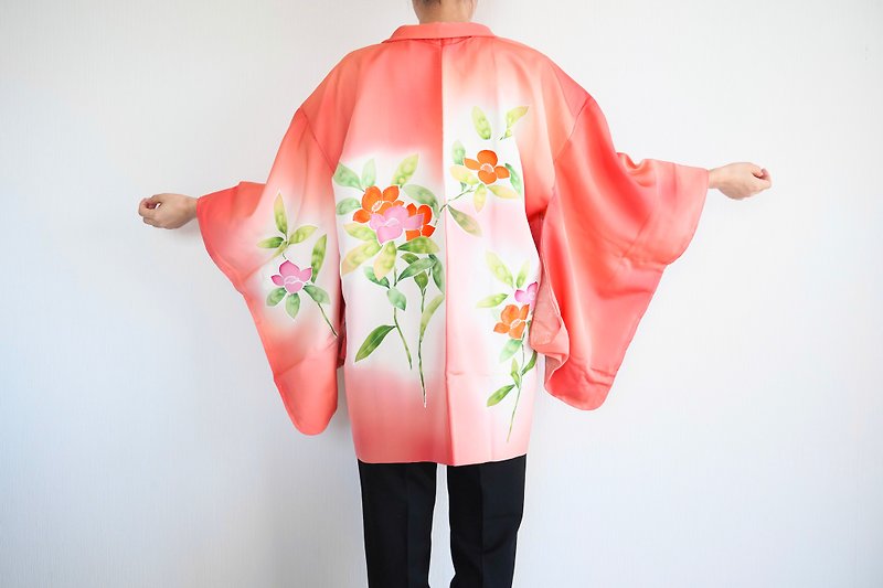 Embroidered kimono, floral haori, vintage kimono, kimono jacket, Japanese kimono - 女大衣/外套 - 絲．絹 粉紅色