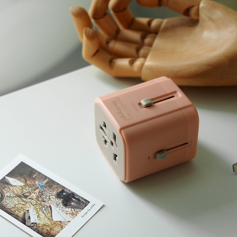 Bon Voyage | Travel Adaptor with 4.5A Dual USB and USB-C connector - Coral - แกดเจ็ต - เรซิน สึชมพู