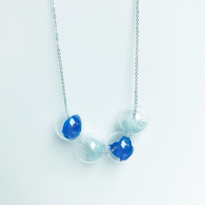 Navy Blue Baby Blue preserved flower necklaces glass ball Christmas Bridal Shower Gift - สร้อยติดคอ - แก้ว สีน้ำเงิน