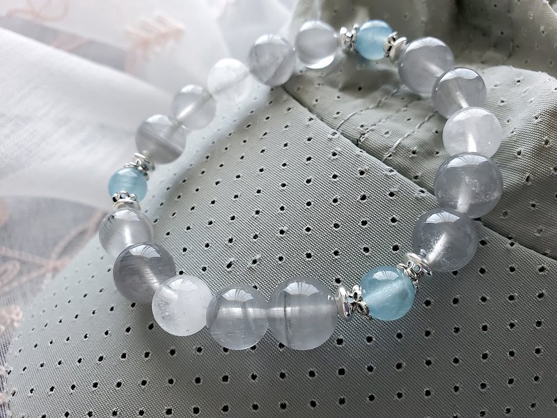 Special grade natural gray ghost + white ghost + aquamarine sterling silver bracelet - สร้อยข้อมือ - เครื่องเพชรพลอย สีเทา