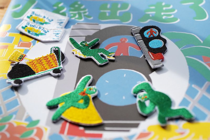 [Little Green ran away] Hong Kong special embroidery stamp - เข็มกลัด/พิน - งานปัก หลากหลายสี