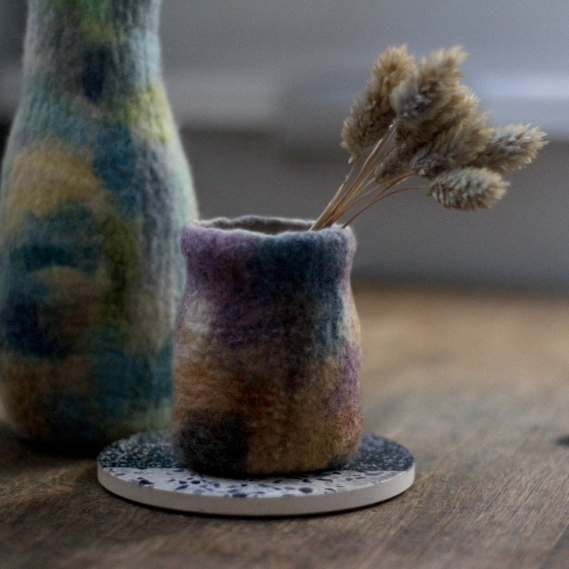 10.31 [Wet felt‧Playing with colors] The beauty of abstraction—flower vessels - Knitting / Felted Wool / Cloth - Wool 