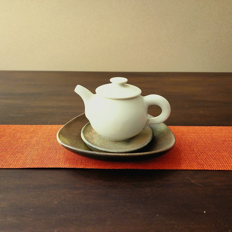 Chai Si pot bearing - Teapots & Teacups - Porcelain Khaki