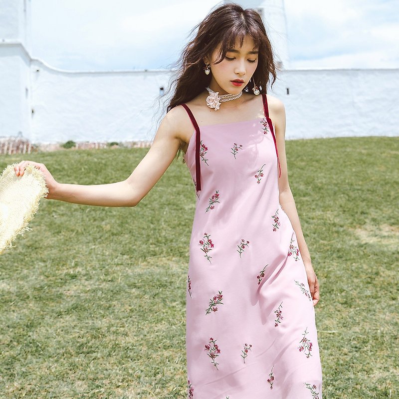 Anne Chen 2018 summer dress new art women's embroidered suspender dress dress - One Piece Dresses - Polyester Pink