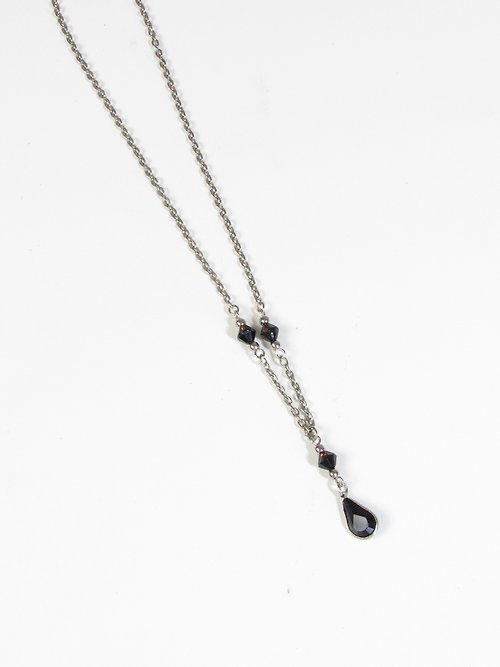 BOITE LAQUE Vintage Dainty Teardrop Black Glass Silver Pendant Necklace,