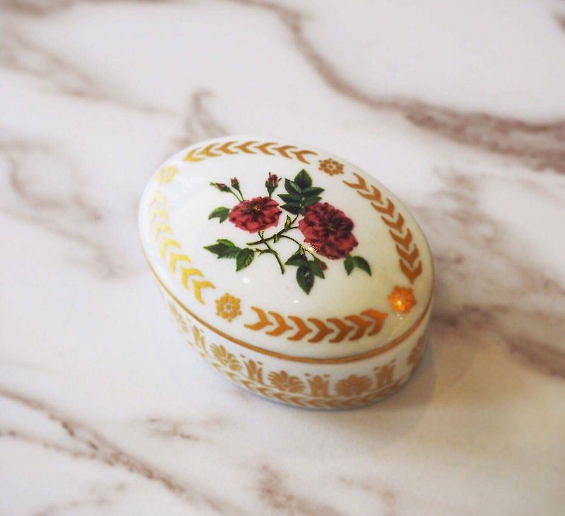British Garden Flower Antique Jewelry Box / Porcelain Box (F) (JS) - Items for Display - Porcelain Multicolor