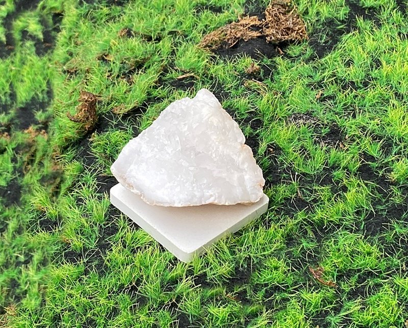 天然原礦晶瑩剔透瑪瑙白晶簇 消磁淨化 療癒 風水 快速出貨 - 擺飾/家飾品 - 水晶 白色
