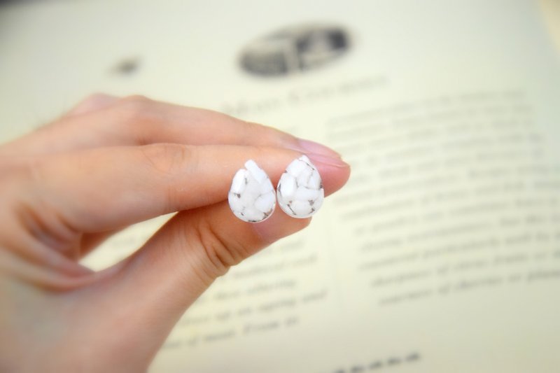 <Petite Gems of the Enchanted Forest Series> Snow Fairy Handmade Ear Studs - Earrings & Clip-ons - Stone 