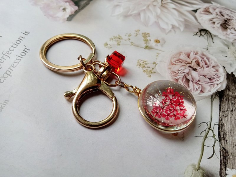 手作押花飾品 | 包包吊飾 | 圓形吊墜  | 我的心愛鑰匙圈 - 鑰匙圈/鑰匙包 - 玻璃 紅色
