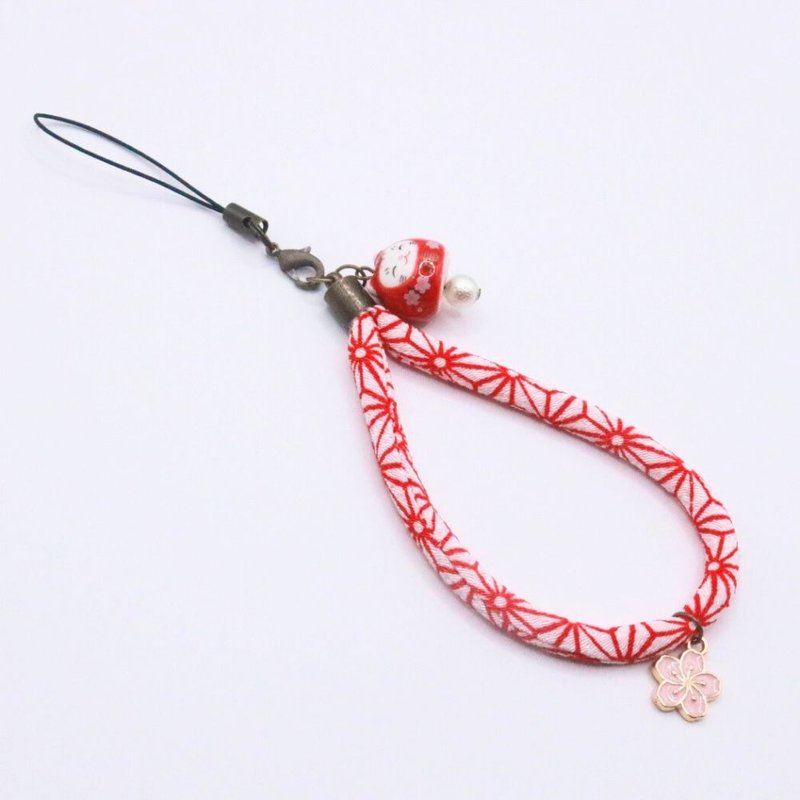 【日本製吊飾】 和風縮緬布手工製作 達摩風貓咪吊飾配件 - 鑰匙圈/鑰匙包 - 棉．麻 紅色