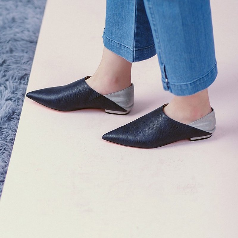 Can be used as slippers soft leather pointed shoes blue - Slippers - Genuine Leather Blue