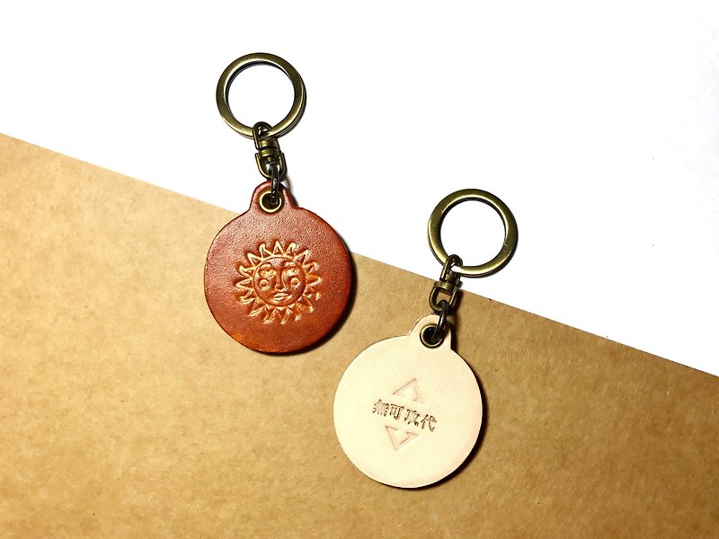 日與月圓 客製皮革鑰匙圈 (12色/免費刻字) - 鑰匙圈/鑰匙包 - 真皮 咖啡色
