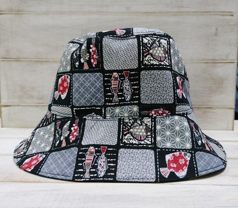 Japanese style collage pattern & puffer red fisherman hat - Hats & Caps - Cotton & Hemp Blue