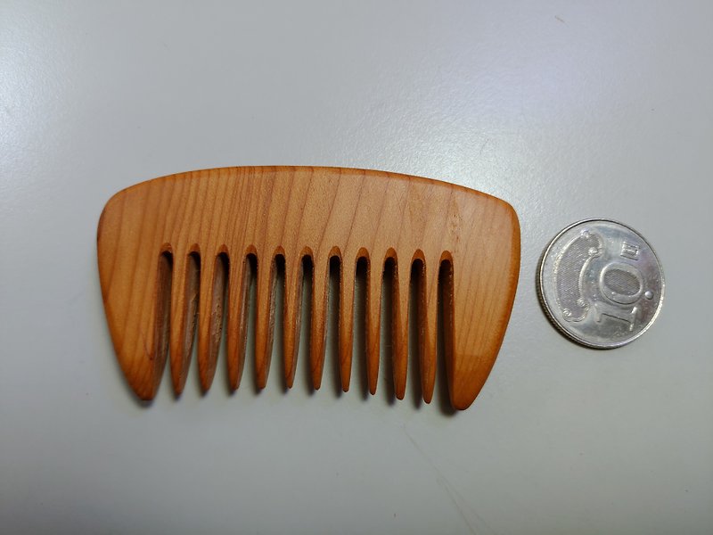 [Taiwan yew with a small wooden comb] (T) - Hair Accessories - Wood 