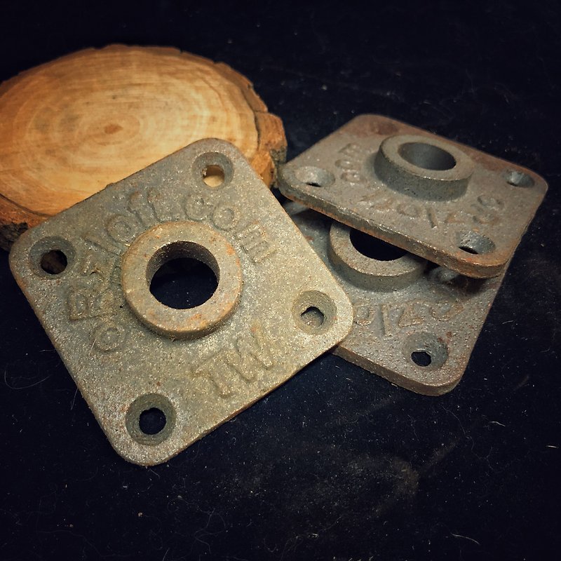 Out-of-print old pieces, Taiwan's own brand cast iron square flanges, exclusive products - อื่นๆ - โลหะ สีนำ้ตาล