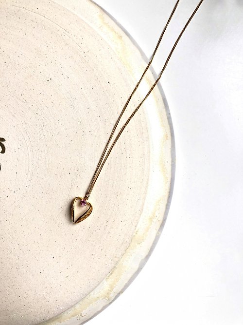 BOITE LAQUE Vintage Pink Open Heart 14k Gold Pendant Necklace